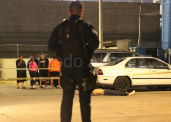 matan-a-otro-hombre-en-un-estacionamiento