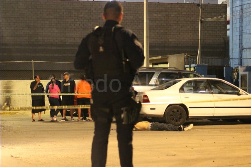 matan-a-otro-hombre-en-un-estacionamiento