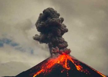 Volcán-Sangay-entra-en-erupción