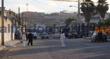 Asesinan a hombre frente a parque