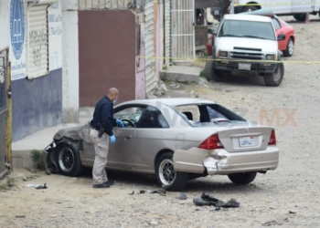 jovencita-es-rafagueada-a-balazos-en-su-auto