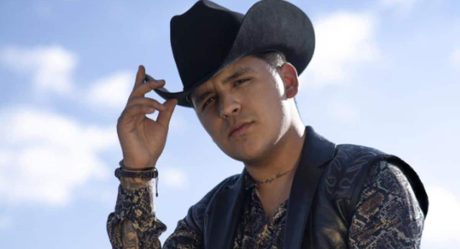 Christian Nodal casi muere en accidente de avión