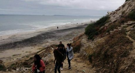 Retiran decenas de personas que iban a Playas de Tijuana