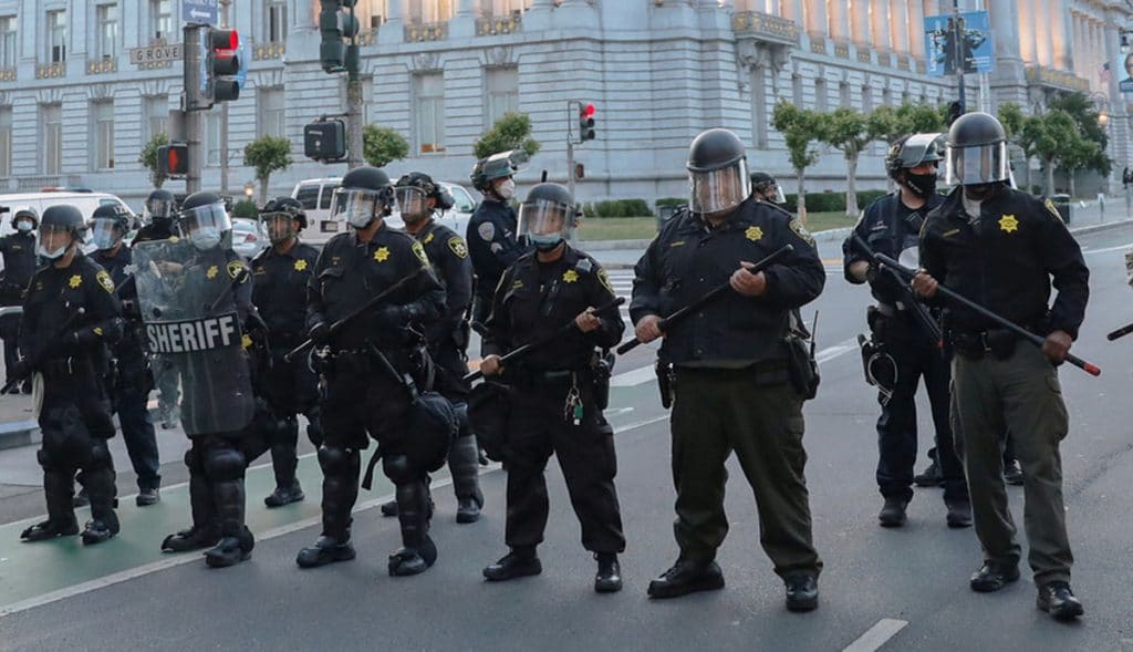 Agresión-de-policías-contra-abuelito