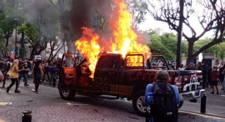 VIDEO: Queman más patrullas, desbordada protesta en Guadalajara