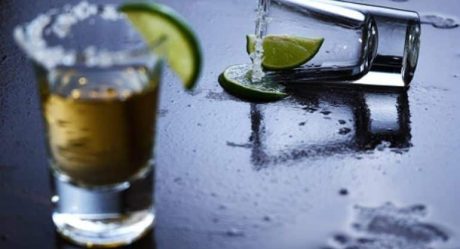 Mueren 8 personas por beber tequila en Guerrero
