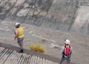 Intensa-movilización-por-menor-arrastrado-por-corriente