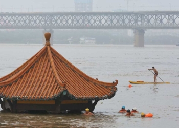 China-en-estado-crítico-por-inundaciones-hay-alerta-en-Wuhan