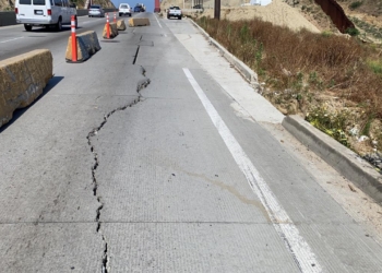 hundimiento-en-carretera-a-playas-de-tijuana