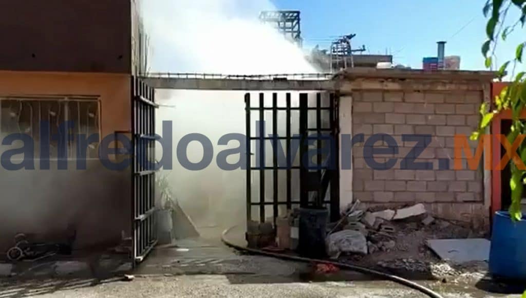 Fuego-causó-graves-daños-en-una-vivienda-en-pocos-minutos