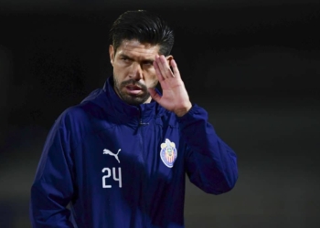 Oribe-Peralta-de-Chivas-da-positivo-a-Covid-19