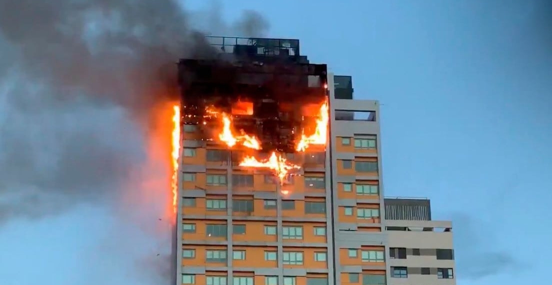 incendio-consume-varios-pisos-de-un-edificio-en-madrid