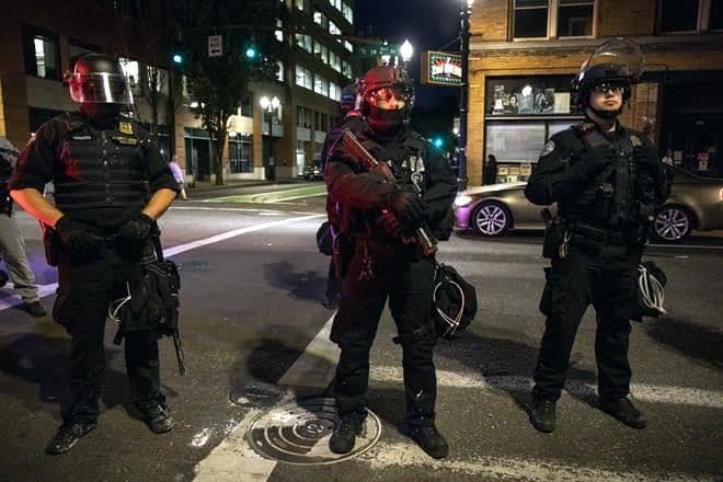 chocan-policias-y-manifestantes-hay-un-muerto