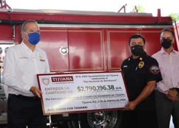 arturo-gonzalez-reconoce-labor-de-bomberos