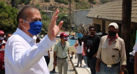 González supervisa pavimentación en colonia Quinto Batallón