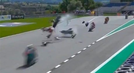 Brutal accidente en el Gran Premio de Austria de Moto2