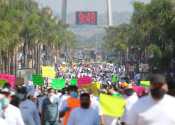 marchan-para-pedir-apertura-de-bares-y-antros