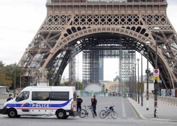 evacuan-torre-eiffel-por-amenaza-de-bomba