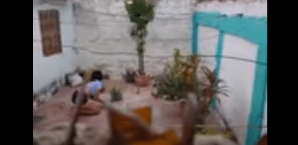 video-la-graban-haciendo-agua-de-calzon