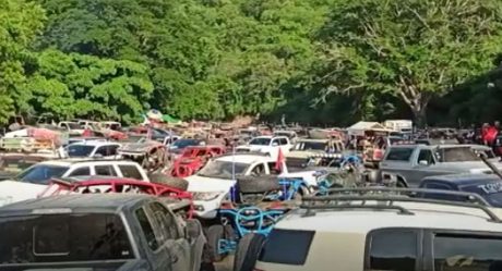 VIDEO: Realizan 'cosalazo' con motos, vehículos 4x4 y alcohol