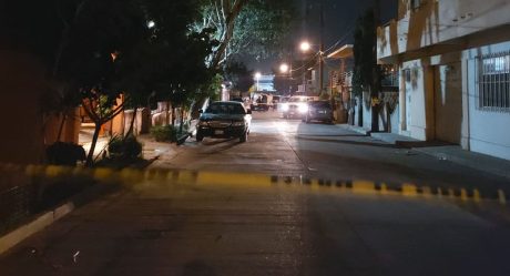 Ataque armado deja a joven muerto frente a vivienda