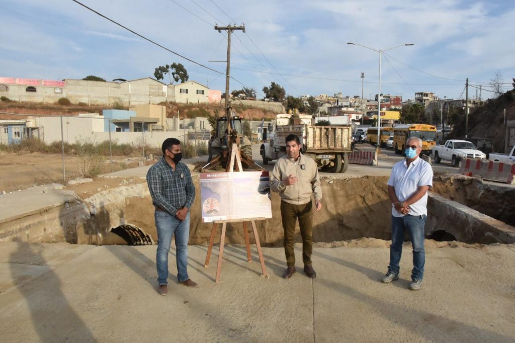 gobierno-rehabilita-de-ensenada-puente-eje-oriente