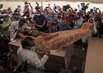 abren-sarcofagos-con-miles-de-anos-de-antiguedad