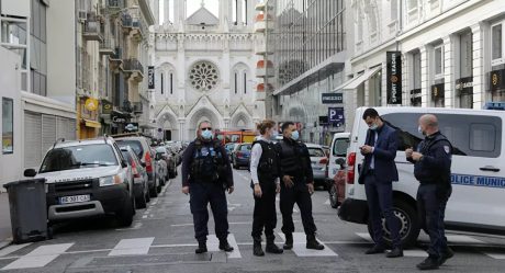 Ataque con cuchillo deja tres muertos en Francia