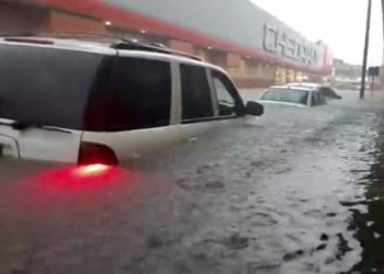 lluvia-deja-bajo-el-agua-a-villahermosa