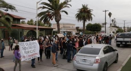 Se manifiestan contra consulta y empresa extranjera en Ensenada