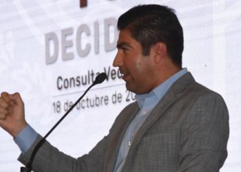 Ayala-firma-pacto-para-reactivación-económica-y-participación-ciudadana