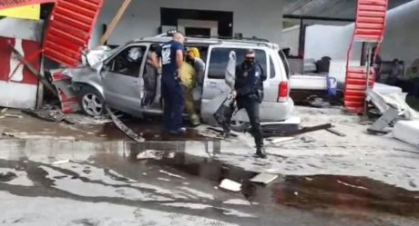 Muere bebé tras choque de camioneta contra taquería