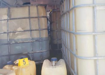 Tras-cateo-aseguran-más-de-2-mil-de-litros-de-hidrocarburo