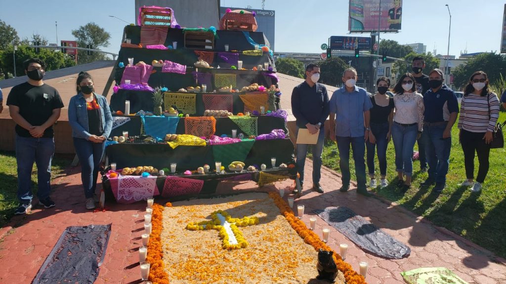 dedican-altar-a-muertos-por-violencia-y-covid-en-baja-california