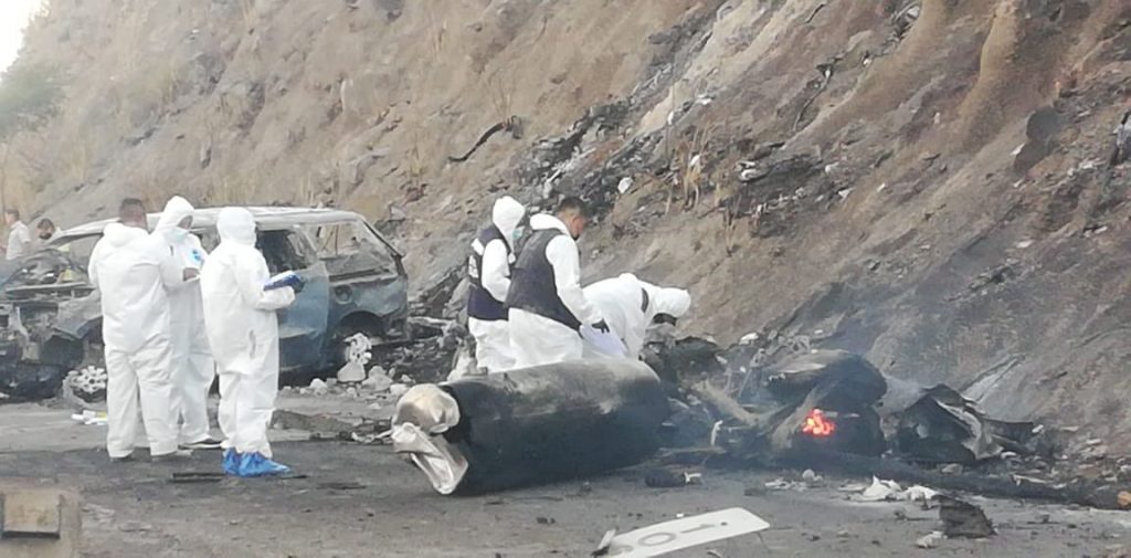 imagenes-fuertes-confirman-13-muertos-por-explosion-de-pipa-en-nayarit