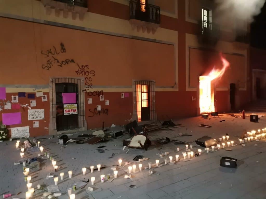 arde-fresnillo-queman-ayuntamiento-para-exigir-justicia-para-sofia