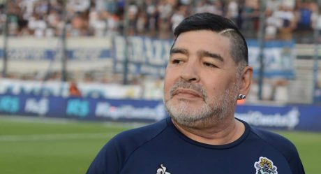 Hospitalizan a Diego Armando Maradona