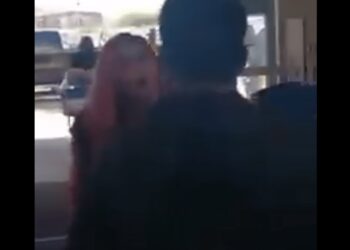 video-reprenden-a-mujer-en-walmart-y-ataca-a-vigilante