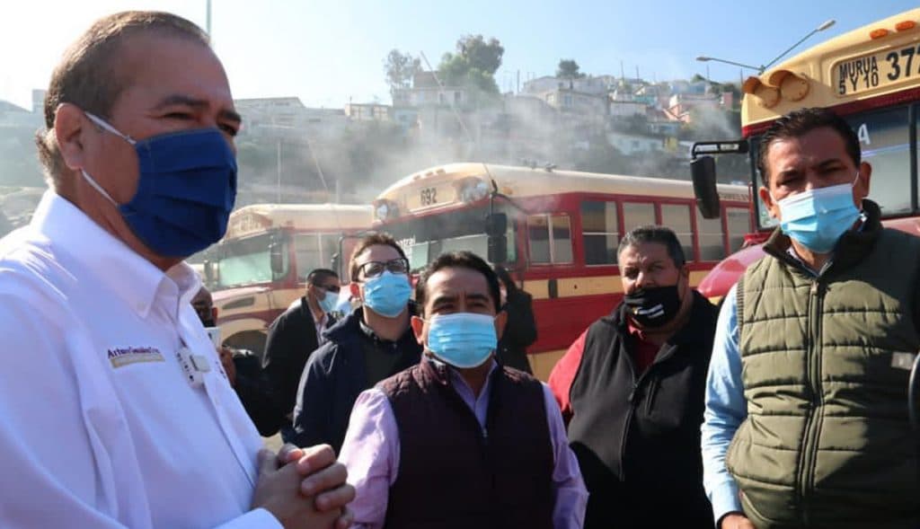 Arturo-González-encabeza-jornada-de-desinfección-de-transporte