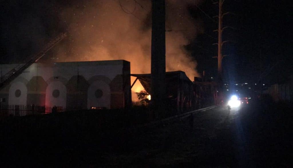 Se-incendia-fábrica-de-corrugados-en-Tijuana