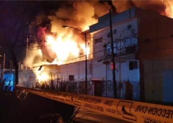 Intenso-incendio-en-la-subestación-de-Comisión-Federal-de-Electricidad