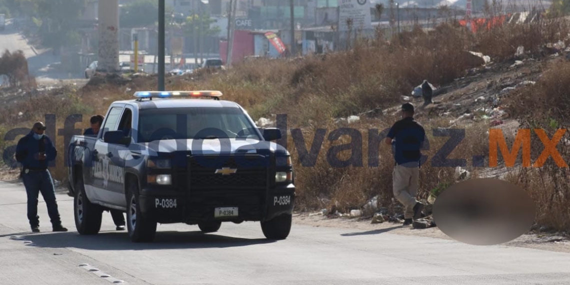 Iba-a-bordo-de-un-auto-y-lo-bajan-para-asesinarlo