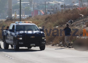 Iba-a-bordo-de-un-auto-y-lo-bajan-para-asesinarlo