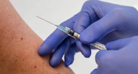 Vacuna de AstraZeneca contra Covid-19 tuvo error de fabricación