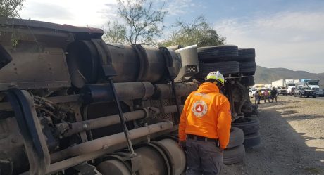 Accidente de tráiler deja conductor politraumatizado