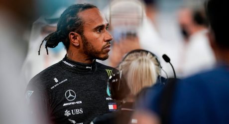 Lewis Hamilton da positivo a covid-19