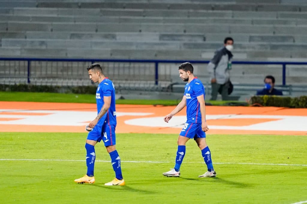 aseguran-que-jugadores-de-cruz-azul-recibieron-llamadas-para-perder-ante-pumas