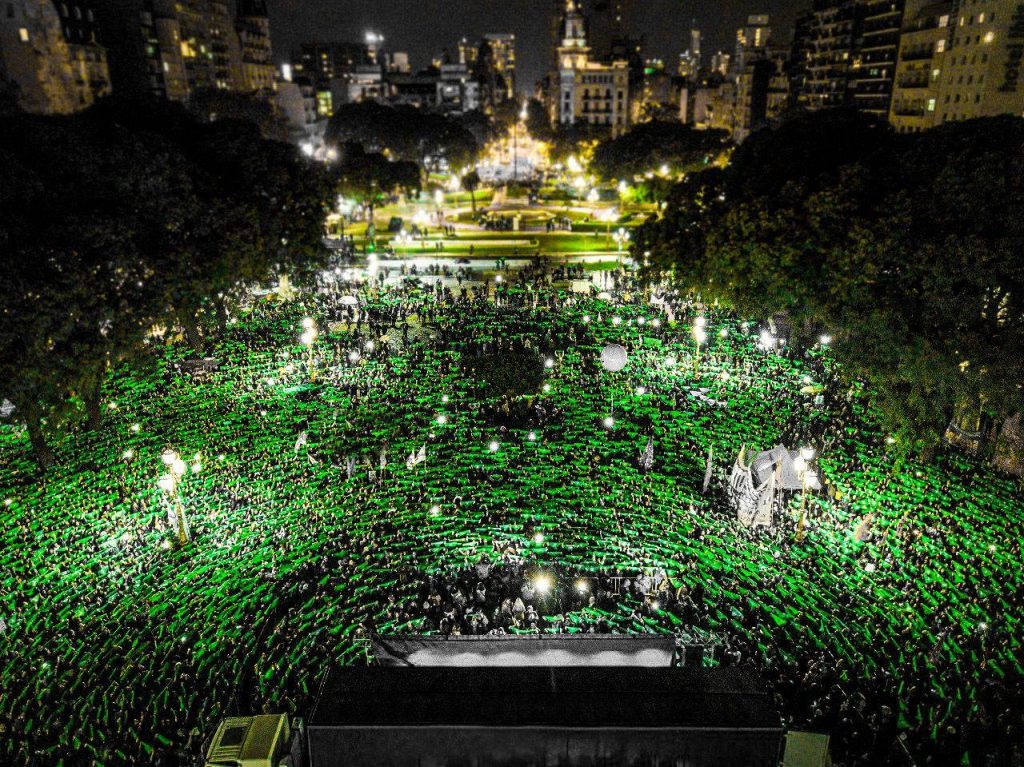 es-ley-argentina-aprueba-la-legalizacion-del-aborto