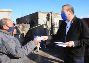 Ayuntamiento-entrega-vales-para-refrigeradores-a-afectados-de-incendios