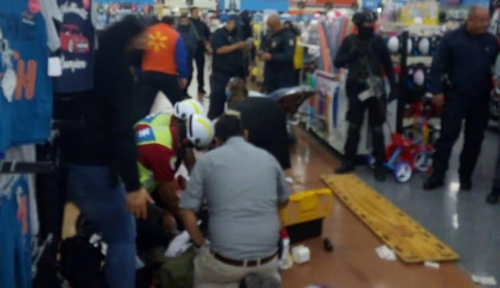 Balacera-en-Walmart-desata-pánico-hay-un-herido